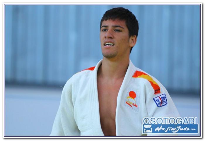 CEU2011 900136